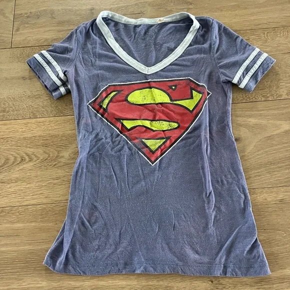Women’s Superman Superwoman Tshirt - Picture 1 of 5